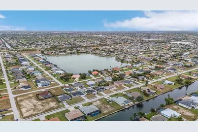 1426 SW 28th St, Cape Coral, FL 33914 - Photo 7