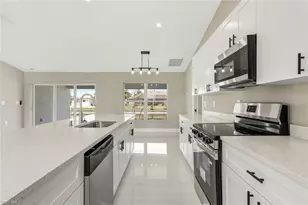 2821 NW 25th Ln, Cape Coral, FL 33993 - Photo 9