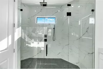 2 SE 20th Ct, Cape Coral, FL 33990 - Photo 27