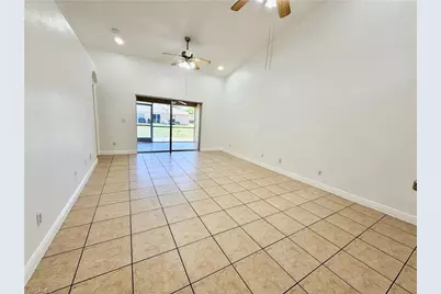 527 NE 24th Pl, Cape Coral, FL 33909 - Photo 5