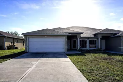 527 NE 24th Pl, Cape Coral, FL 33909 - Photo 3