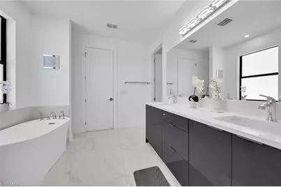 523 NW 16th Pl, Cape Coral, FL 33993 - Photo 9