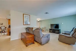 2821 SE 8th Ave, Cape Coral, FL 33904 - Photo 3