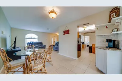 2821 SE 8th Ave, Cape Coral, FL 33904 - Photo 5