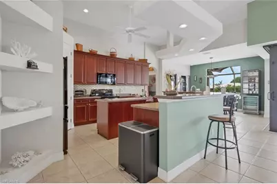 2102 NE 22nd Ave, Cape Coral, FL 33909 - Photo 9