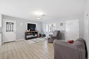 102 Crescent Lake Dr, North Fort Myers, FL 33917 - Photo 3