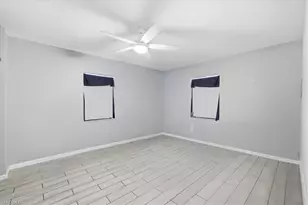 102 Crescent Lake Dr, North Fort Myers, FL 33917 - Photo 25