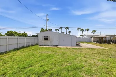 102 Crescent Lake Dr, North Fort Myers, FL 33917 - Photo 35