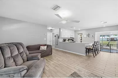 102 Crescent Lake Dr, North Fort Myers, FL 33917 - Photo 7