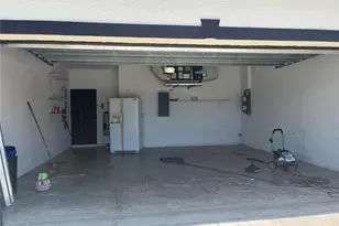 17 NE 11th Ln, Cape Coral, FL 33909 - Photo 11