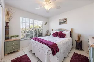 213 SE 4th Pl, Cape Coral, FL 33990 - Photo 23