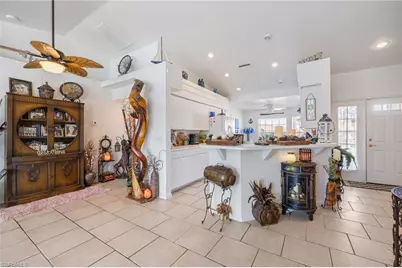 213 SE 4th Pl, Cape Coral, FL 33990 - Photo 9