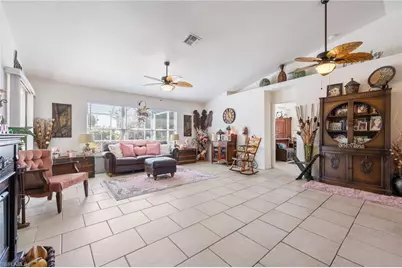 213 SE 4th Pl, Cape Coral, FL 33990 - Photo 5