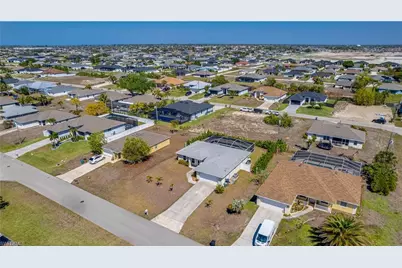 1105 SW 2nd St, Cape Coral, FL 33991 - Photo 27