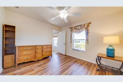 1105 SW 2nd St, Cape Coral, FL 33991 - Photo 17