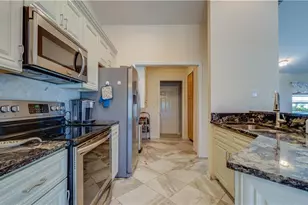 1105 SW 2nd St, Cape Coral, FL 33991 - Photo 5