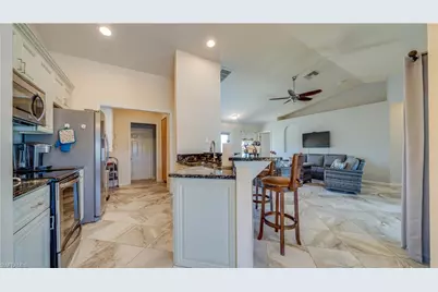 1105 SW 2nd St, Cape Coral, FL 33991 - Photo 11