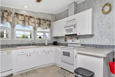 24437 Harborview Rd #106, Punta Gorda, FL 33980 - Photo 9