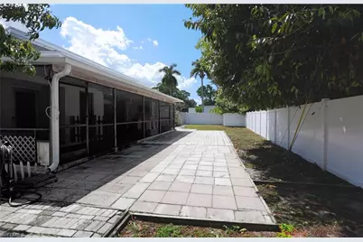 8512 Chatham St, Fort Myers, FL 33907 - Photo 23