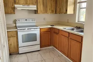 107 SW 16th Terrace, Cape Coral, FL 33991 - Photo 7