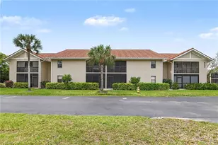 9652 Windsor Gardens Ln, Fort Myers, FL 33919 - Photo 3