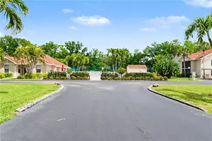 9652 Windsor Gardens Ln, Fort Myers, FL 33919 - Photo 47