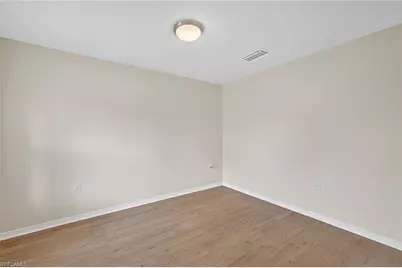 921 Jacaranda Pkwy E, Cape Coral, FL 33909 - Photo 3