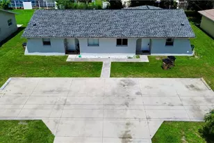 1720 SE Santa Barbara Pl, Cape Coral, FL 33990 - Photo 25