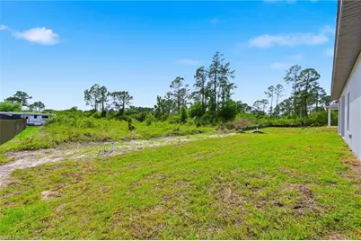 1018 Kent St E, Lehigh Acres, FL 33971 - Photo 31