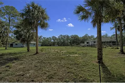 613 Cleveland Ave, Lehigh Acres, FL 33972 - Photo 3