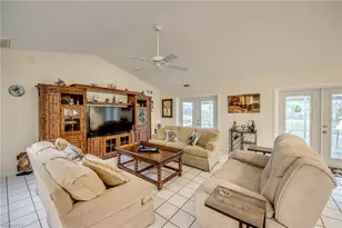 14933 Bonaire Cir, Fort Myers, FL 33908 - Photo 7