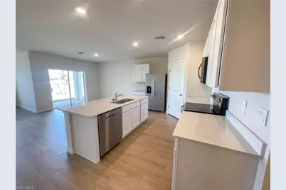 1321 NE 9th St, Cape Coral, FL 33909 - Photo 9