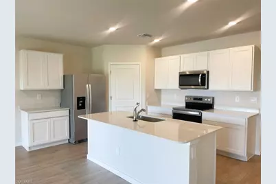 1321 NE 9th St, Cape Coral, FL 33909 - Photo 11