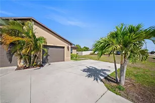 2820 SW 7th Pl, Cape Coral, FL 33914 - Photo 3