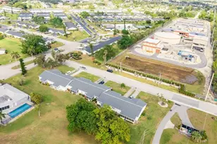 1390 Myerlee Country Club Blvd, Fort Myers, FL 33919 - Photo 31