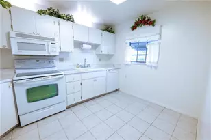 1390 Myerlee Country Club Blvd, Fort Myers, FL 33919 - Photo 7