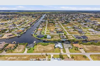 400 NW 32nd Pl, Cape Coral, FL 33993 - Photo 3