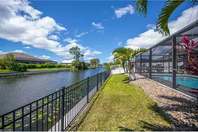 910 SW 12th Ter, Cape Coral, FL 33991 - Photo 41