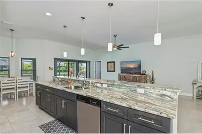 910 SW 12th Ter, Cape Coral, FL 33991 - Photo 19