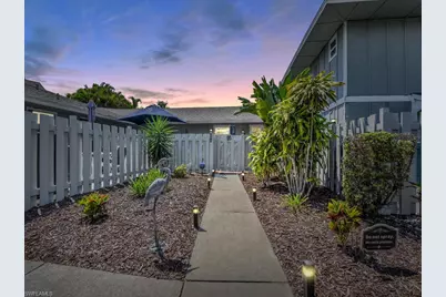 4263 Island Cir #D, Fort Myers, FL 33919 - Photo 3