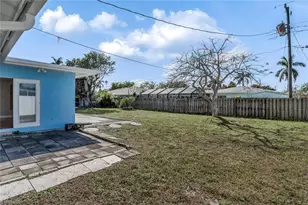 806 Entrada Dr N, Fort Myers, FL 33919 - Photo 17