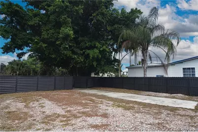 2228 Marina Park Dr, Fort Myers, FL 33905 - Photo 15