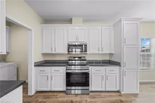 24 Red Poinciana Dr, Fort Myers, FL 33908 - Photo 7