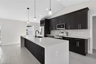 1614 NE 6th Ave, Cape Coral, FL 33909 - Photo 9