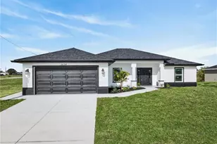 1614 NE 6th Ave, Cape Coral, FL 33909 - Photo 3