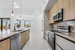 1015 SW 8th Ct, Cape Coral, FL 33991 - Photo 17