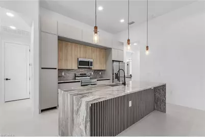 1015 SW 8th Ct, Cape Coral, FL 33991 - Photo 15