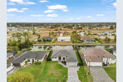 1015 SW 8th Ct, Cape Coral, FL 33991 - Photo 3