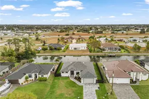 1015 SW 8th Ct, Cape Coral, FL 33991 - Photo 3