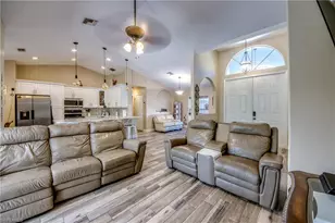 2613 SW 7th Pl, Cape Coral, FL 33914 - Photo 7